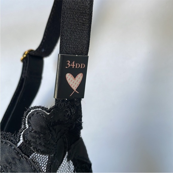 NWOT Victoria’s Secret Sexy Embroidered Demi Bra - Picture 3 of 9